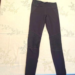 Navy blue workout leggings